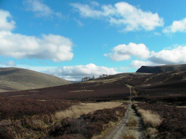 SANY2432 Approaching Skiddaw House from Dash Falls