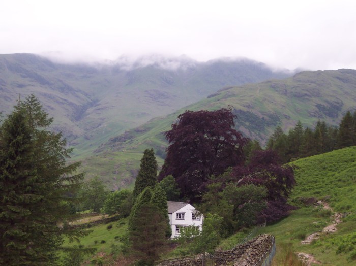 On the path behind the Old and New Dungeon Ghylls On the path behind the Old and New Dungeon Ghylls