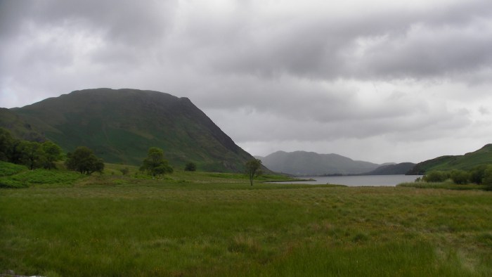 Heading towards Mellbreak from Buttermere Heading towards Mellbreak from Buttermere