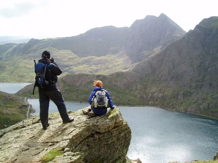 024-PygTrack Taking a break on the Pyg Track overlooking Glaslyn
