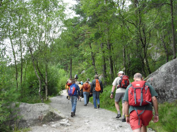 CIMG0263-2009-Preikestolhytta Heading off through the forest